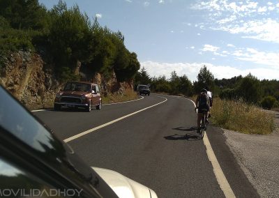 ciclistas-carretera-coches-mh-2